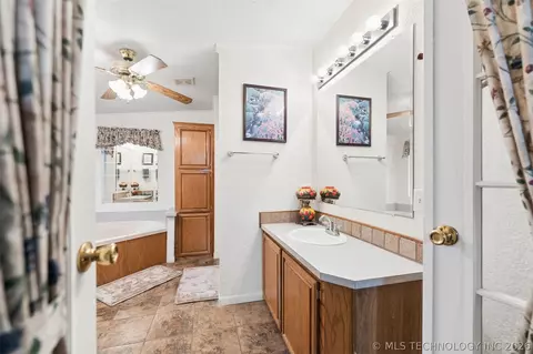2128 E 4675, Pryor, OK 74361 photo 14