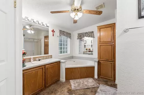 2128 E 4675, Pryor, OK 74361 photo 15