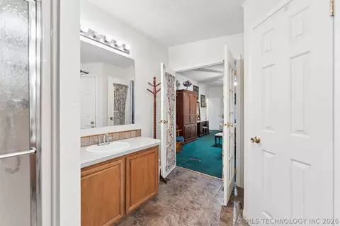 2128 E 4675, Pryor, OK 74361 photo 16