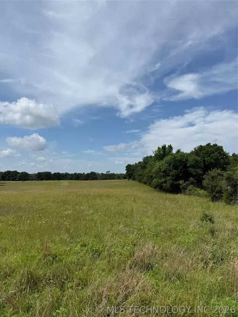 8170 Bryant Rd, Henryetta, OK 74880