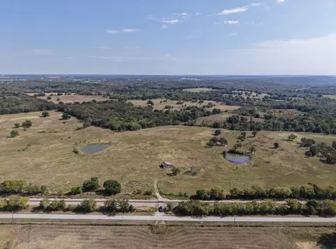 8170 Bryant Rd, Henryetta, OK 74880