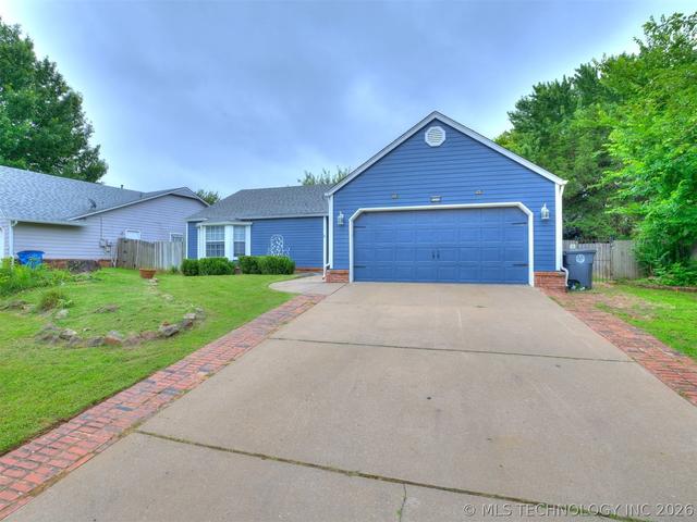 9208 E 93rd St, Tulsa, OK 74133