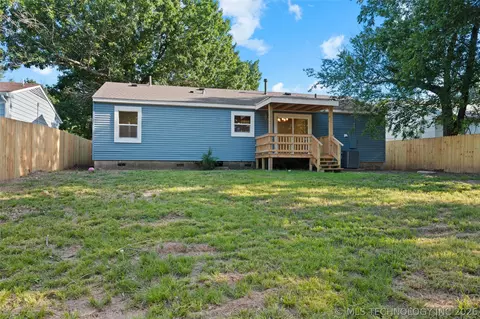 Exterior - 4237 E Young Pl, Tulsa, OK 74115 photo 6 of 7