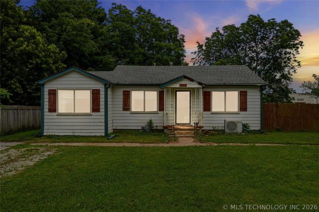 1011 Wesley Dr, Broken Arrow, OK 74012