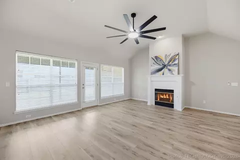 Living - 20109 E 37th Pl S, Broken Arrow, OK 74014 photo 1 of 2