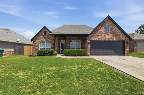 20109 E 37th Pl S, Broken Arrow, OK 74014