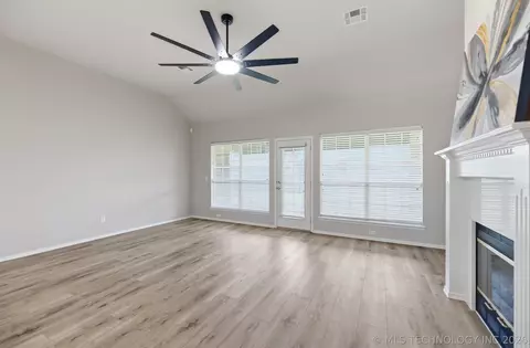 Living - 20109 E 37th Pl S, Broken Arrow, OK 74014 photo 2 of 2