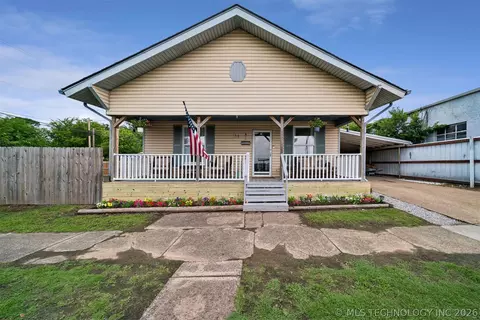 103 S 12th St, Henryetta, OK 74437