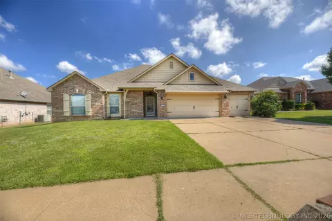 3318 E Fairmont Pl, Broken Arrow, OK 74014