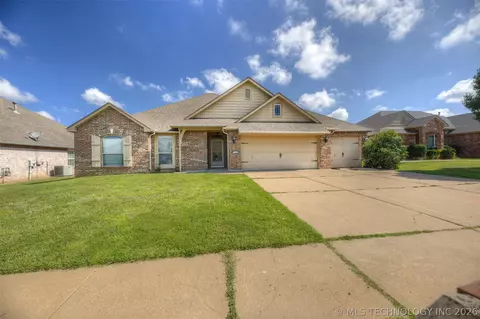 3318 E Fairmont Pl, Broken Arrow, OK 74014