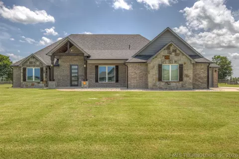2920 Crosscreek Dr, Oologah, OK 74053