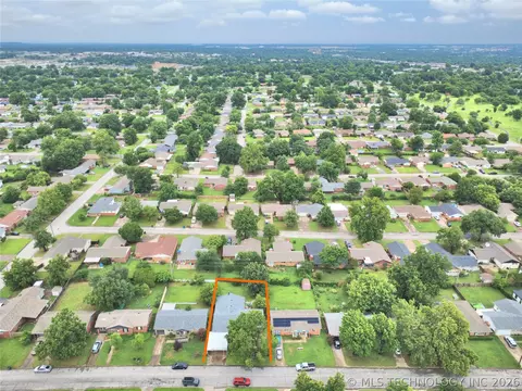 View/Area - 7423 E 30th St, Tulsa, OK 74129 photo 5 of 6