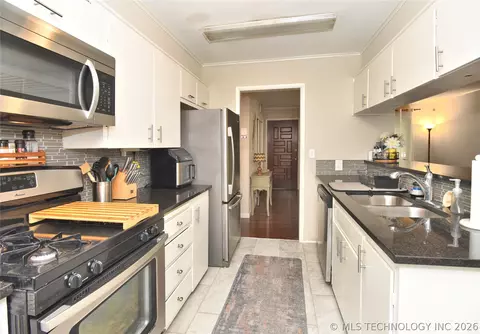 Kitchen - 7423 E 30th St, Tulsa, OK 74129 photo 3 of 3