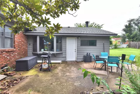 Exterior - 7423 E 30th St, Tulsa, OK 74129 photo 4 of 7