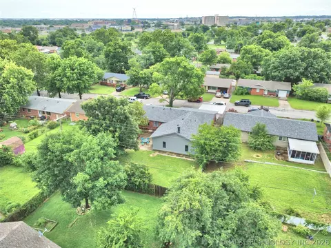 View/Area - 7423 E 30th St, Tulsa, OK 74129 photo 2 of 6