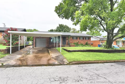Exterior - 7423 E 30th St, Tulsa, OK 74129 photo 7 of 7