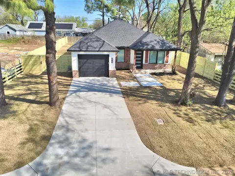 217 W 40th Pl, Sand Springs, OK 74063
