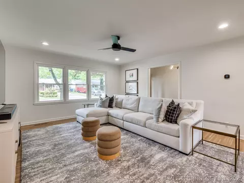 Living - 4226 E 53rd St, Tulsa, OK 74135 photo 2 of 6