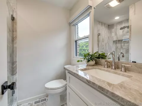 Bath - 4226 E 53rd St, Tulsa, OK 74135 photo 1 of 5