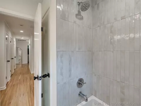 Bath - 4226 E 53rd St, Tulsa, OK 74135 photo 5 of 5