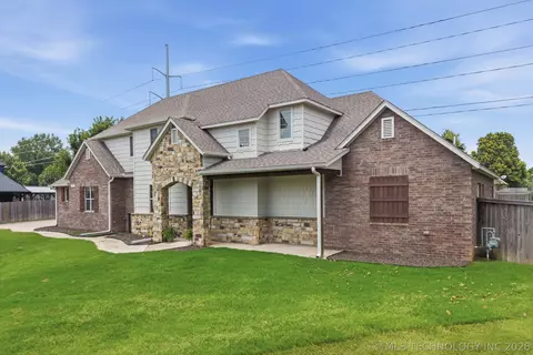 Exterior - 21401 E 104th St S, Broken Arrow, OK 74014 photo 5 of 6