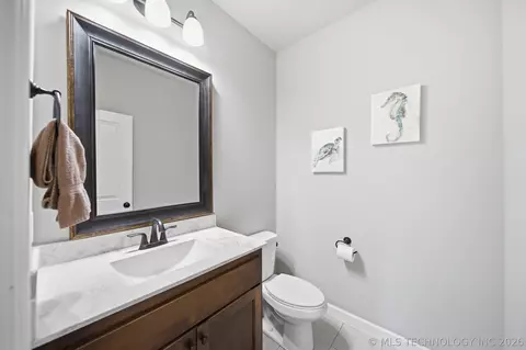 Bath - 21401 E 104th St S, Broken Arrow, OK 74014 photo 5 of 7