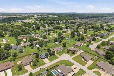 21401 E 104th St S, Broken Arrow, OK 74014
