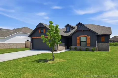9537 E 131st Pl S, Bixby, OK 74008