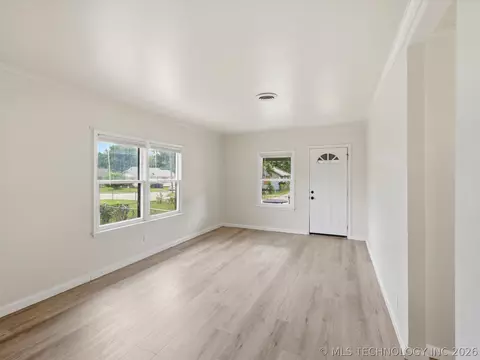 Living - 545 E Young St, Tulsa, OK 74106 photo 3 of 4
