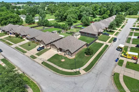 View/Area - 716 E Boston St, Broken Arrow, OK 74012 photo 3 of 4