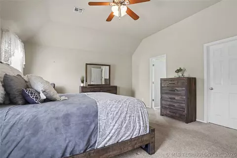 Bedroom - 716 E Boston St, Broken Arrow, OK 74012 photo 2 of 5