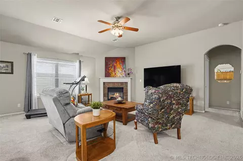 Living - 716 E Boston St, Broken Arrow, OK 74012 photo 3 of 3