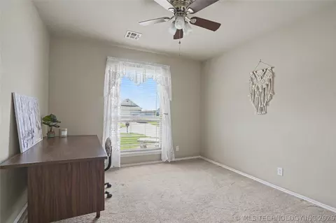 Bedroom - 716 E Boston St, Broken Arrow, OK 74012 photo 4 of 5
