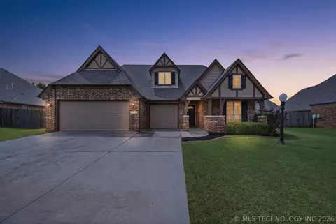 10104 N 142nd Ave E, Owasso, OK 74055