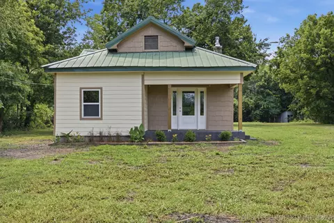 357 Donkey Ln, Fort Gibson, OK 74434