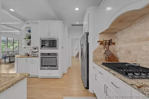 Kitchen - 5520 E 90th Ct, Tulsa, OK 74137 photo 7 of 7