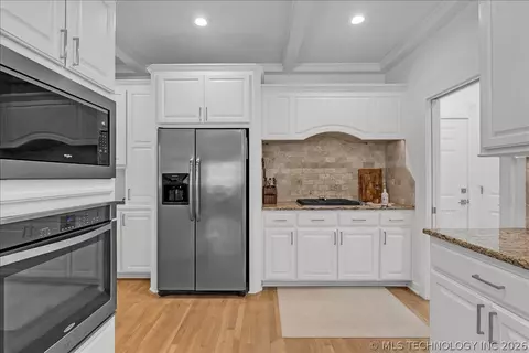 Kitchen - 5520 E 90th Ct, Tulsa, OK 74137 photo 4 of 7
