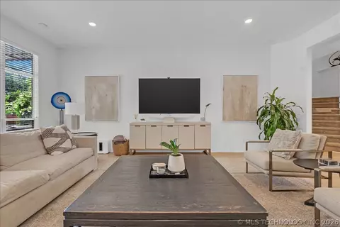 Living - 5520 E 90th Ct, Tulsa, OK 74137 photo 4 of 8