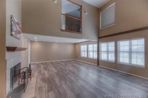 Living - 9031 E 67th Pl, Tulsa, OK 74133 photo 3 of 5