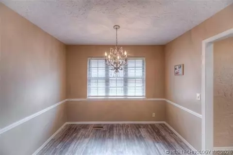 Dining - 9031 E 67th Pl, Tulsa, OK 74133 photo 1 of 2
