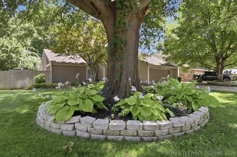Exterior - 7224 E 78th St, Tulsa, OK 74133 photo 2 of 18