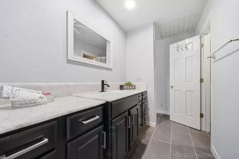 Bath - 7224 E 78th St, Tulsa, OK 74133 photo 3 of 4