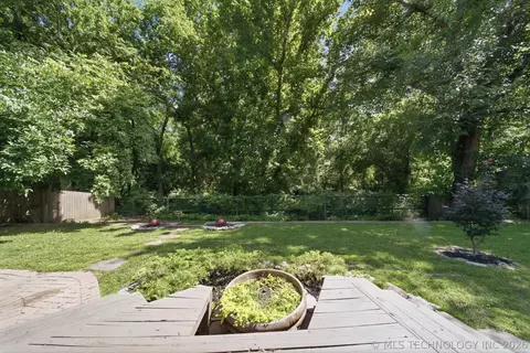 Exterior - 7224 E 78th St, Tulsa, OK 74133 photo 16 of 18
