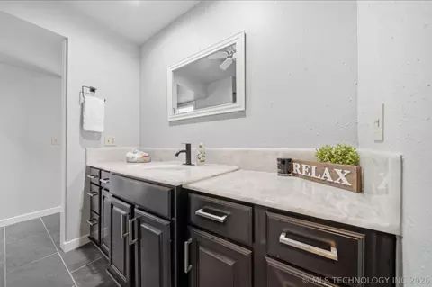 Bath - 7224 E 78th St, Tulsa, OK 74133 photo 4 of 4