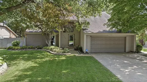 Exterior - 7224 E 78th St, Tulsa, OK 74133 photo 17 of 18