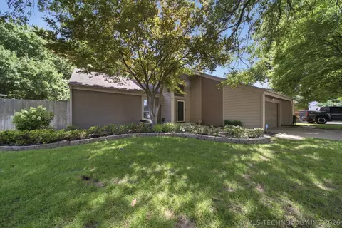 Exterior - 7224 E 78th St, Tulsa, OK 74133 photo 3 of 18