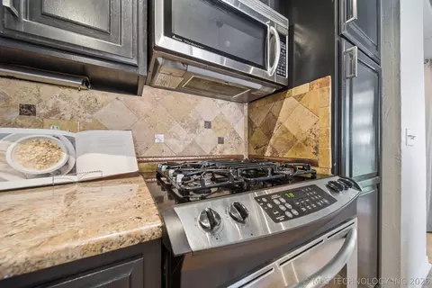 Kitchen - 7224 E 78th St, Tulsa, OK 74133 photo 5 of 6