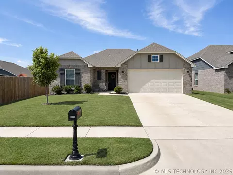 13009 E 124th Street North N, Collinsville, OK 74021