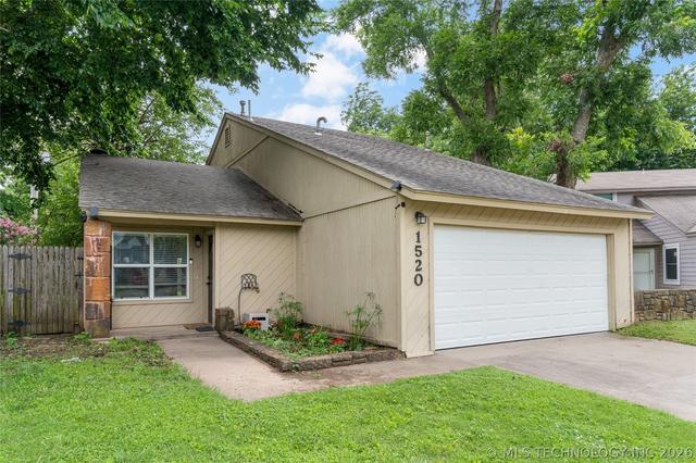 1520 E 67th Ct, Tulsa, OK 74136