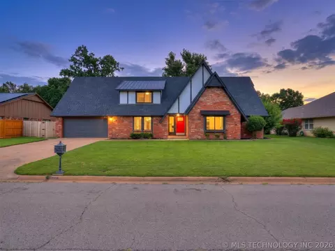 826 Lynwood Ln, Broken Arrow, OK 74011